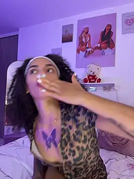 pretty_pettite's Live XXX Chat