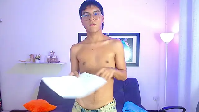 Maecum18 Adlı Modelin Canlı XXX Sohbeti