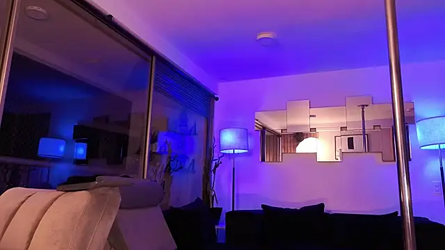 mandi4pole_ Live XXX-chat