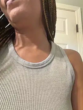 TrustMySoles: вебкам-шоу