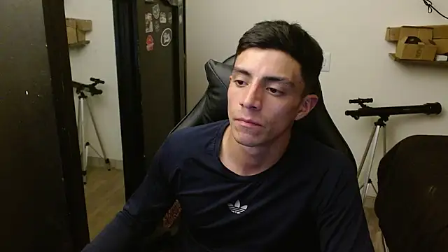 kv___xxx_のウェブカメラショー