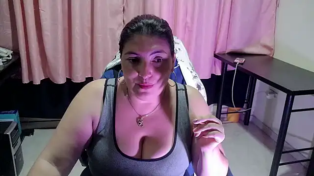 lina_maria99のウェブカメラショー