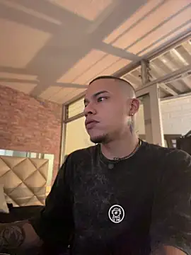 AlphaMasterXxx 라이브 XXX 채팅