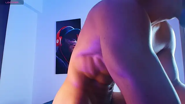 Онлайн чат XXX IamAxel03