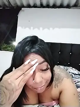 emma_purple_'s Webcam Show