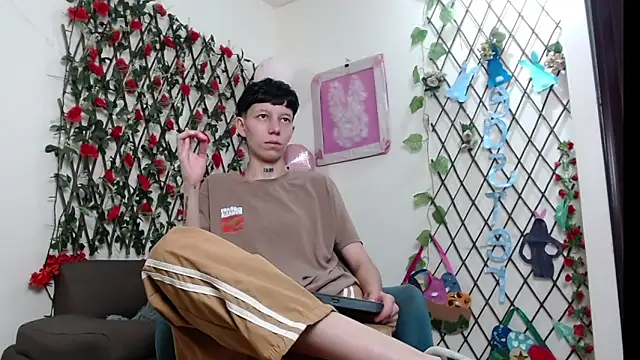 دردشة LiamBrown09 الجنسية المباشرة