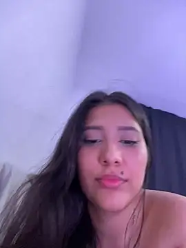 IsabellaJoness_ Chat XXX in diretta