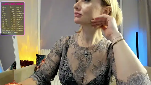 دردشة Monika-peach الجنسية المباشرة