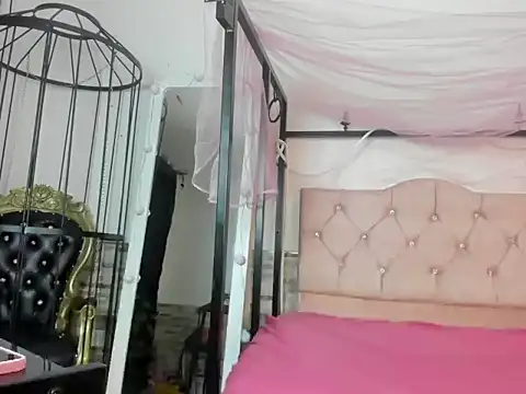 candy-paris' Live XXX Chat