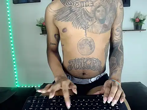 Chat +18 de Tatoo_Noah ao vivo