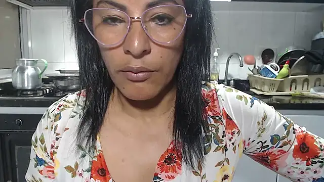 Chat +18 de kateleyagrey ao vivo