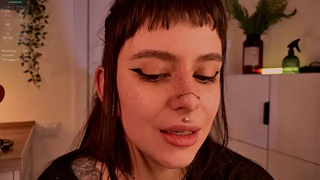 MichaellaMoon Chat XXX live