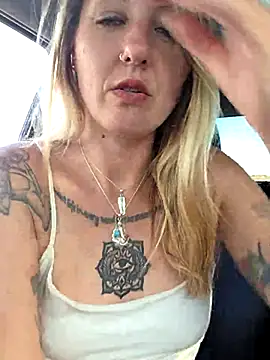 SheIsSomething Live XXX-Chat