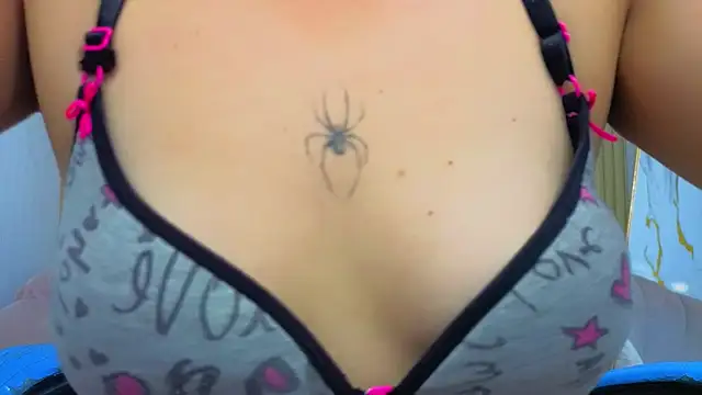 XXX chat uživo modela Erika_Suarez_b