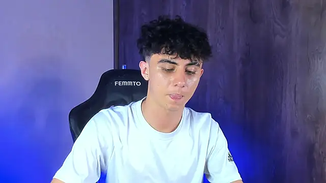 Demian_cute18's Live XXX Chat