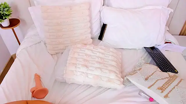 CarolineLaurent's Live XXX Chat