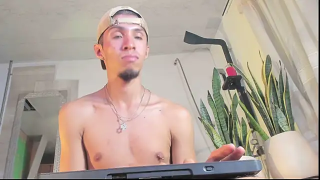 Noah_Noir Chat XXX live