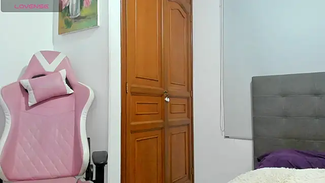 Andrea-Queen Adlı Modelin Canlı XXX Sohbeti