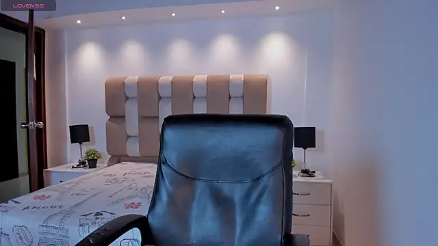 Alicee_BroownnのライブXXXチャット