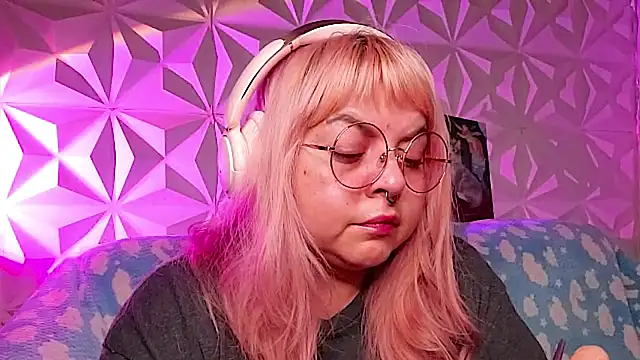 Satyn_doll 现场XXX聊天