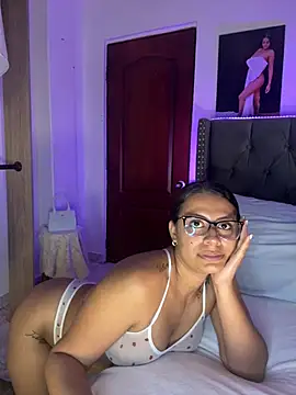 ema_zoe élő XXX-chatje