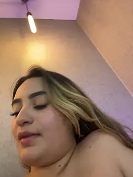 Antonella_Julieta Show Webcam