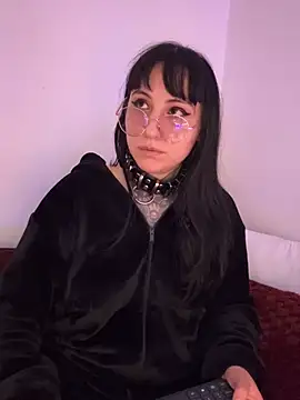 Chatroom XXX en direct de Ravenna666_