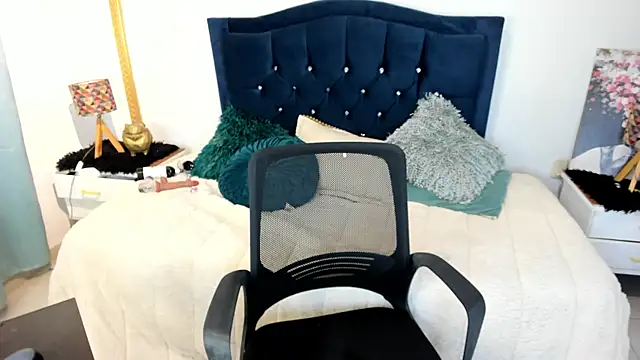 Inaya_Khalifa's Live XXX Chat