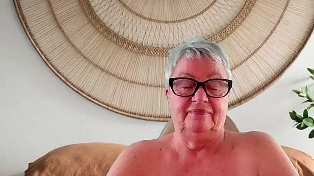 Mystery-Grandmother webcam show