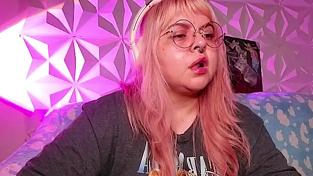 Satyn_doll Adlı Modelin Canlı XXX Sohbeti