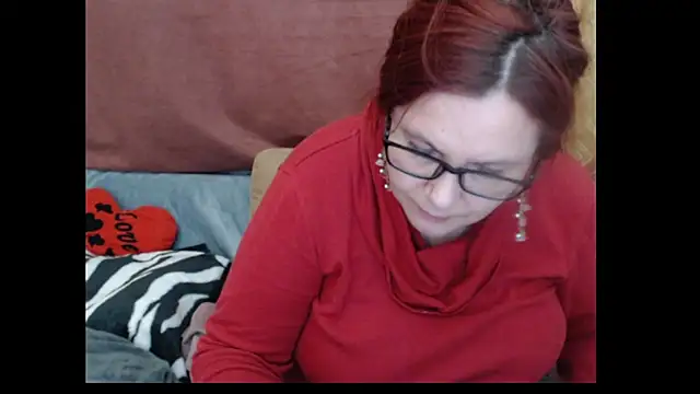 PlayfullMature Live XXX Chat