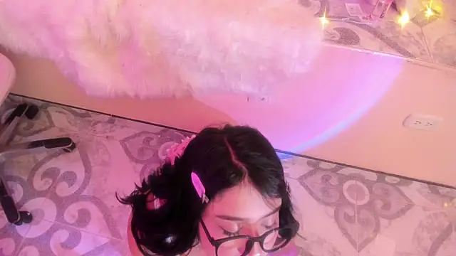 Lilith_salvatoree লাইভ XXX চ্যাট