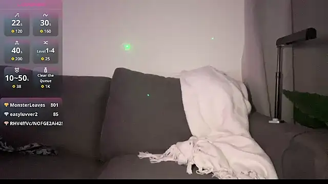 tinyheat3 élő XXX-chatje