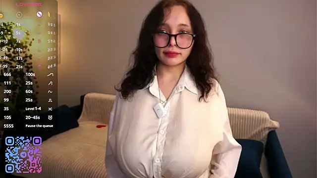 Chat XXX en directo de HannaHayles