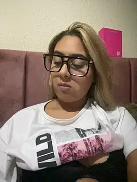 Miabonnett_ লাইভ XXX চ্যাট