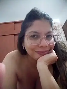 Онлайн чат XXX Carliina_Soussa