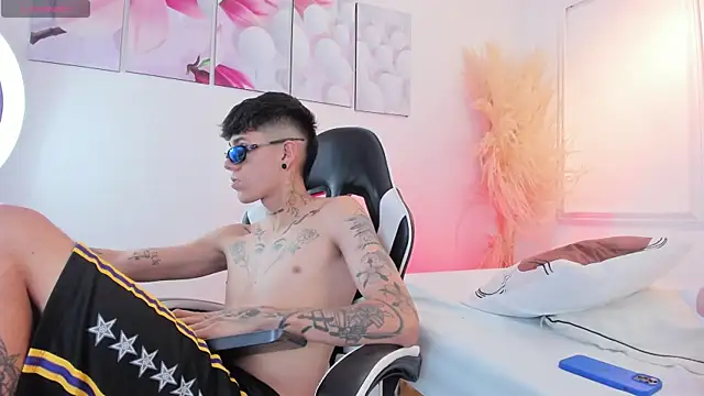 Tommy_valverde Pertunjukan Webcam