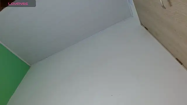 XXX chat uživo modela avaleri_cherry