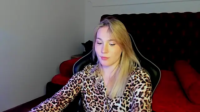 ElaraVoltage: απευθείας συνομιλία ΧΧΧ