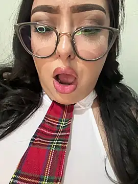 MileyGiaのライブXXXチャット