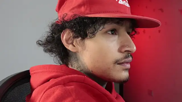 XXX chat uživo modela trieone