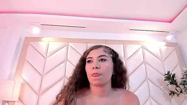 Chat XXX ao vivo de CamilaCastillo