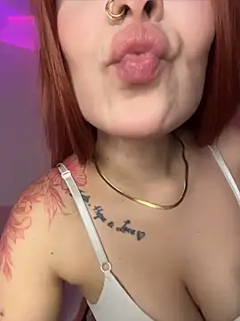 Chatroom XXX en direct de alesziarose_