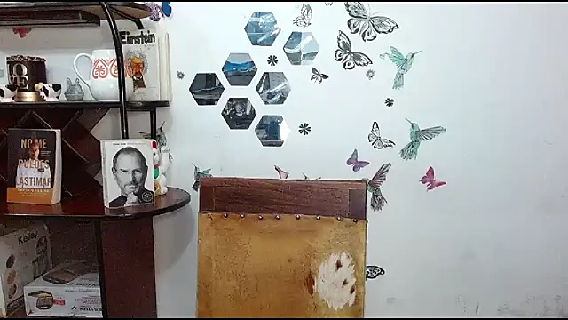 LauraMallioni Chat XXX in diretta