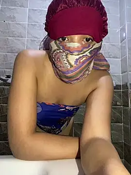 Rabab_Queen: διαδικτυακό σόου στην κάμερα