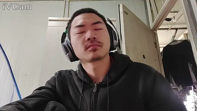 dyjdddttj 现场XXX聊天