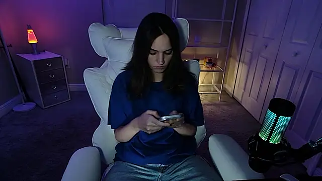 angiefae Show in webcam