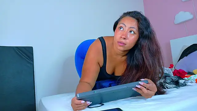 SeleneGibson__'s Live XXX Chat