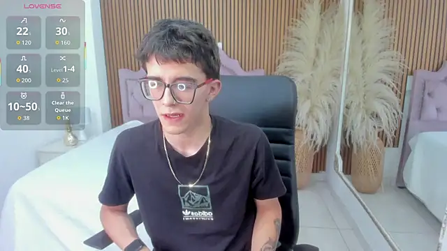 Онлайн чат XXX TylerCross_