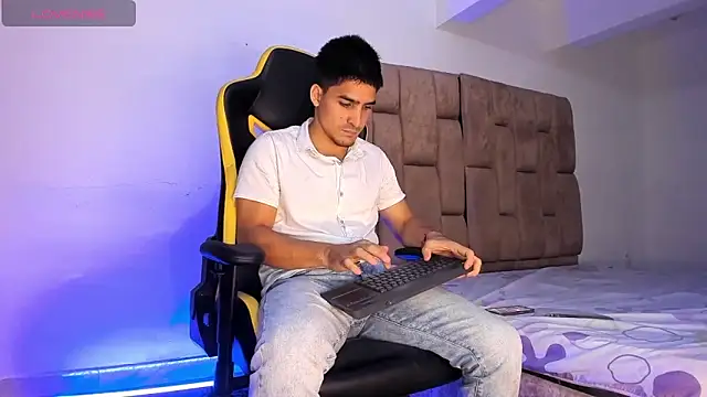 Christopher_Harris_ Live XXX-chat